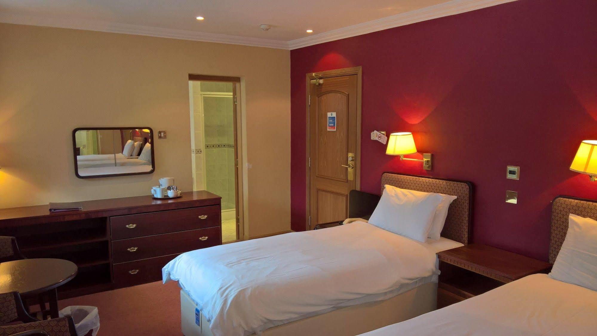 Dean Park Hotel Кърколди Екстериор снимка