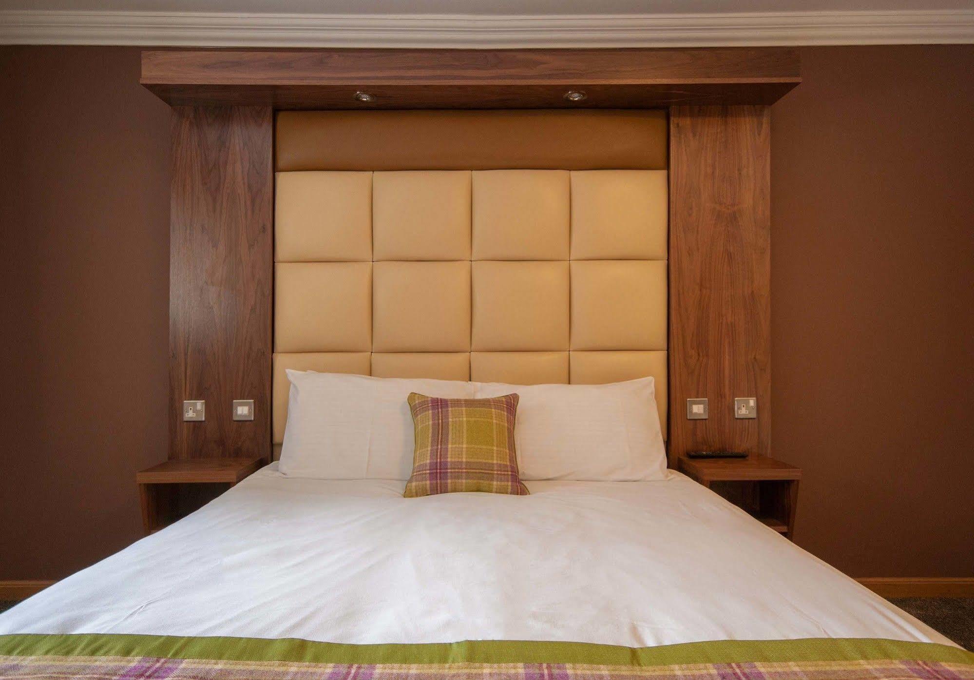 Dean Park Hotel Кърколди Екстериор снимка