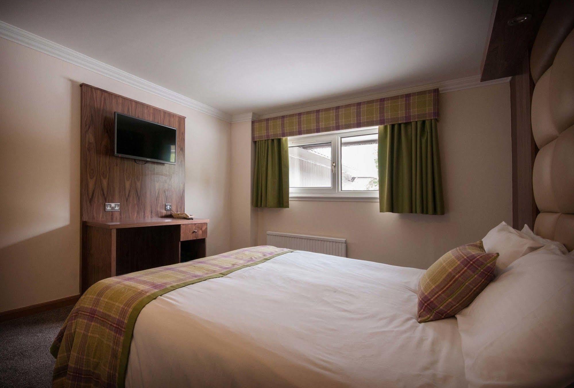 Dean Park Hotel Кърколди Екстериор снимка