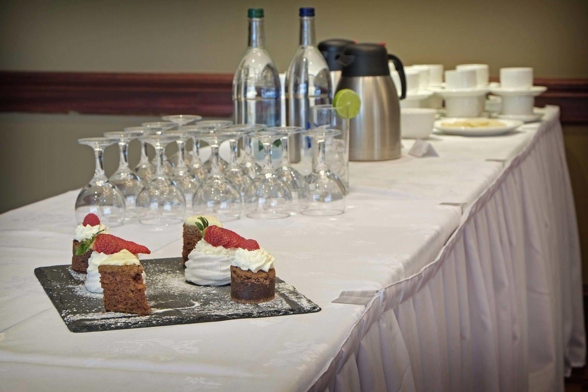 Dean Park Hotel Кърколди Екстериор снимка